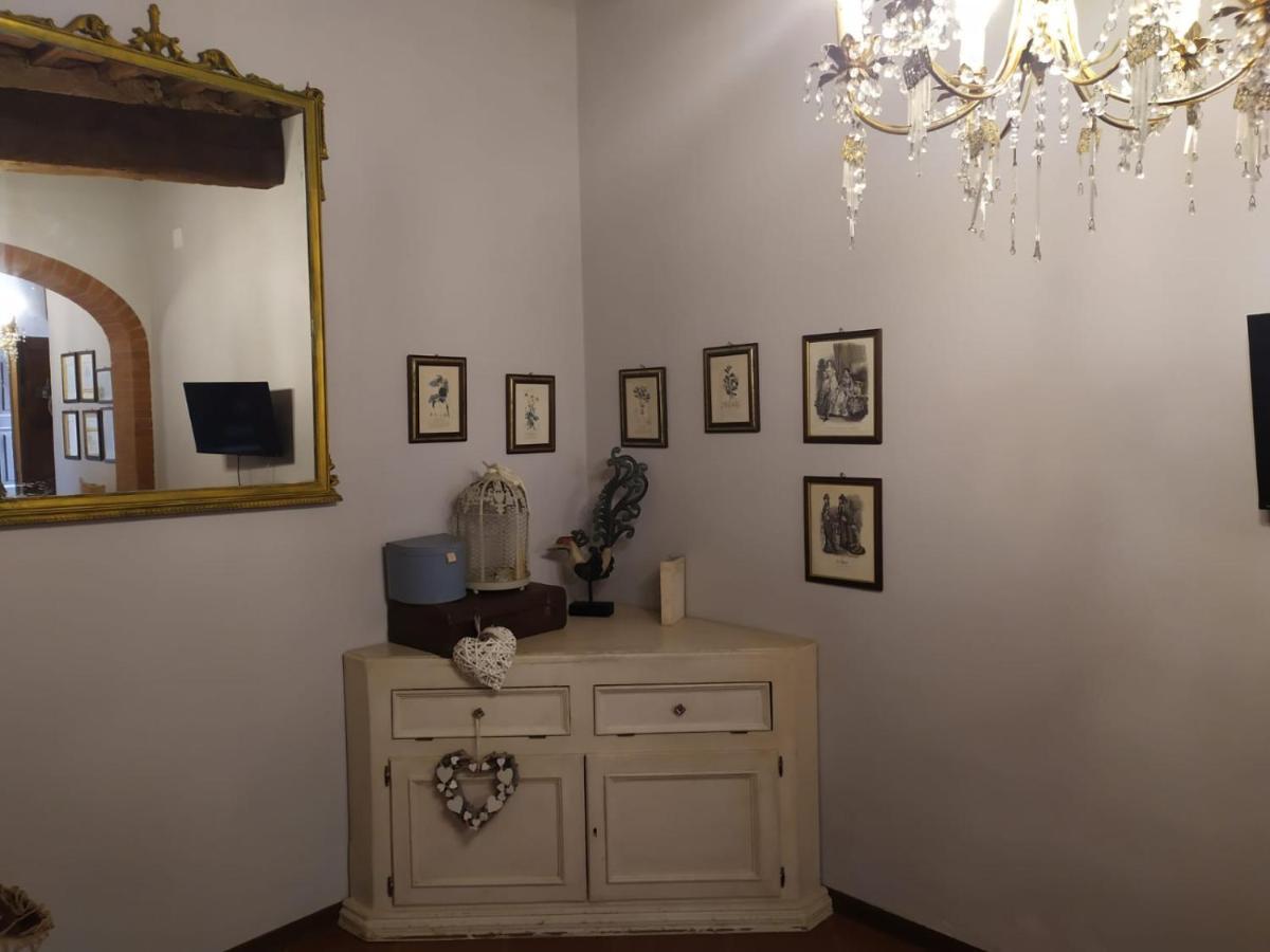 Borgo Antico Villa Lari ภายนอก รูปภาพ