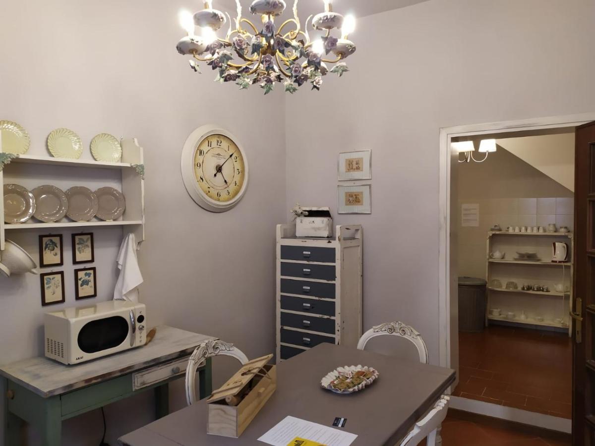 Borgo Antico Villa Lari ภายนอก รูปภาพ